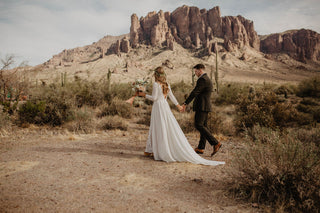 Dreamy Desert Weddings: Minimalist Magic in the Sands