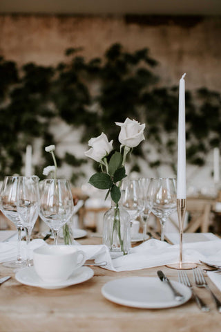 Less is More: 10 Chic Minimalist Themes for Your Big Day