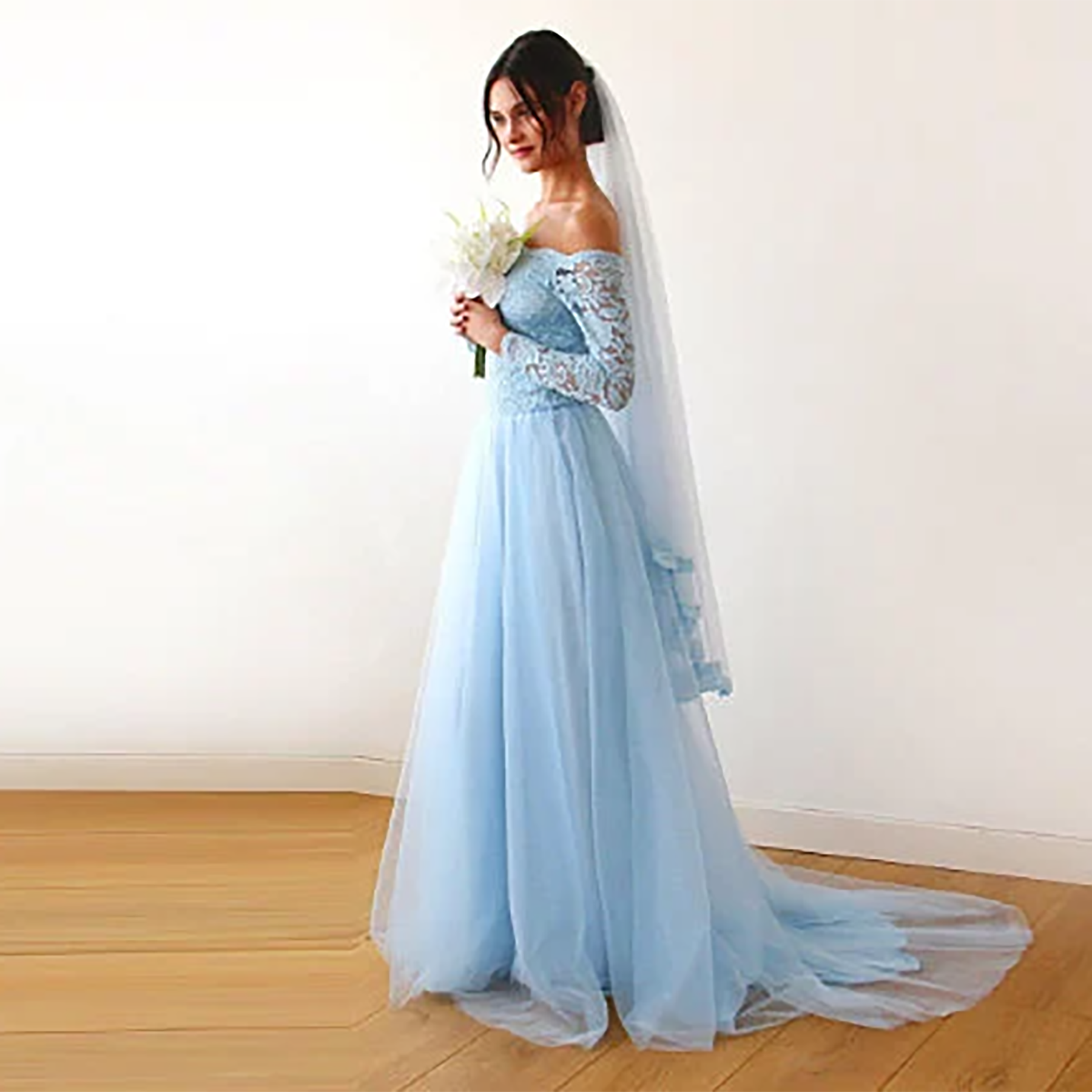 https://blushfashion.boutique/cdn/shop/files/blushfashion-accessories-light-blue-wedding-veil-4015-28787468107891.png?v=1701684475